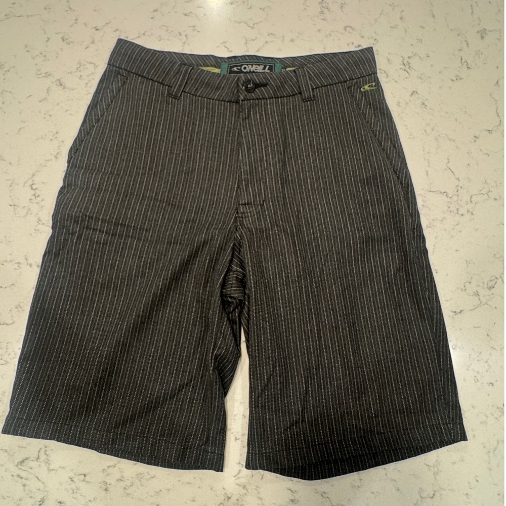 Y2K O'Neill Rocky Shorts Mens 31 Black Pinstripe Asymmetrical Yoke Walk Shorts